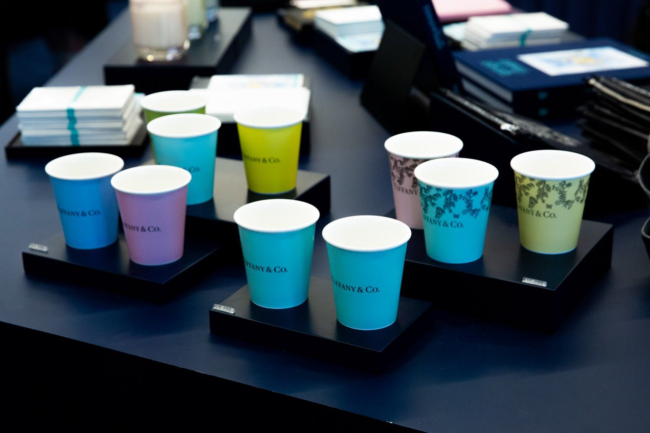 「ティファニー コーヒーカップ」(左から)5個セット 6万4900円(税込)、2個セット 2万5850円、限定デザイン/1個 1万2650円(税込)