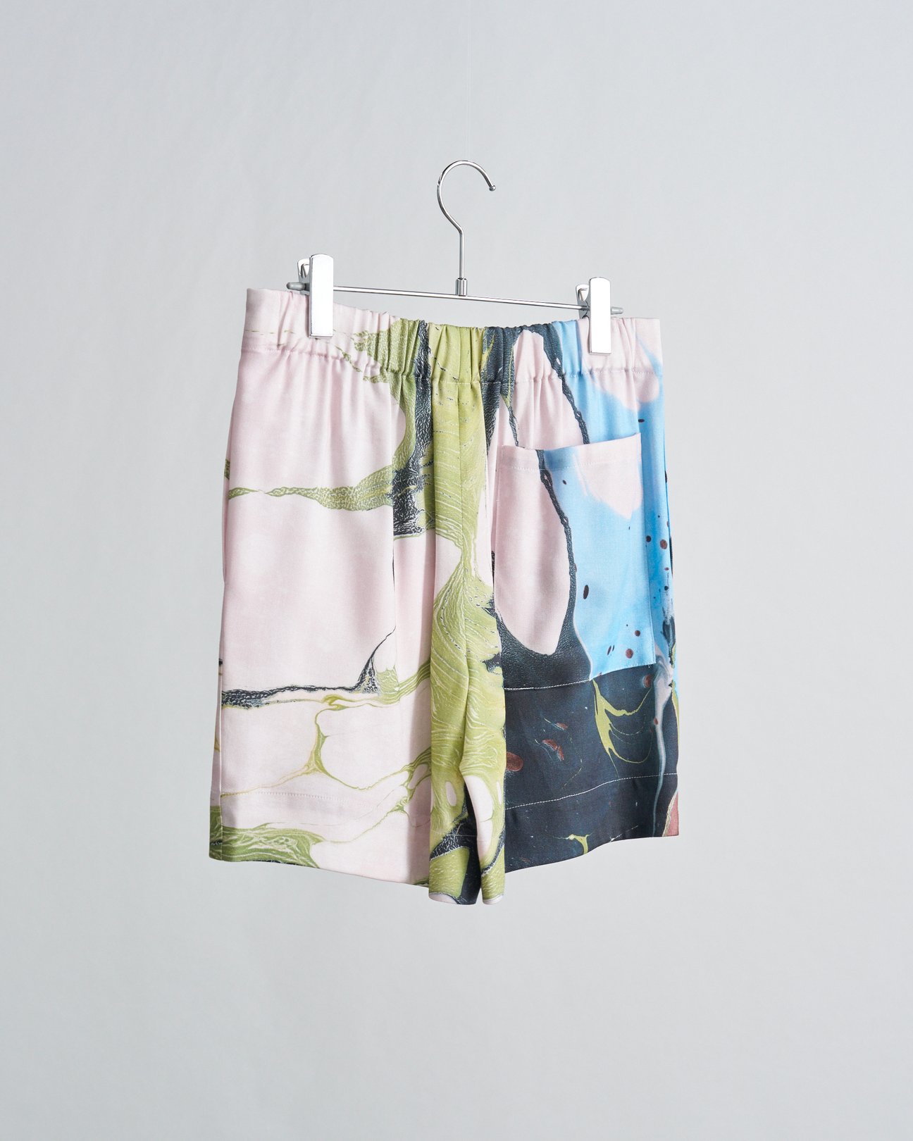 OVERCOATのショートパンツ