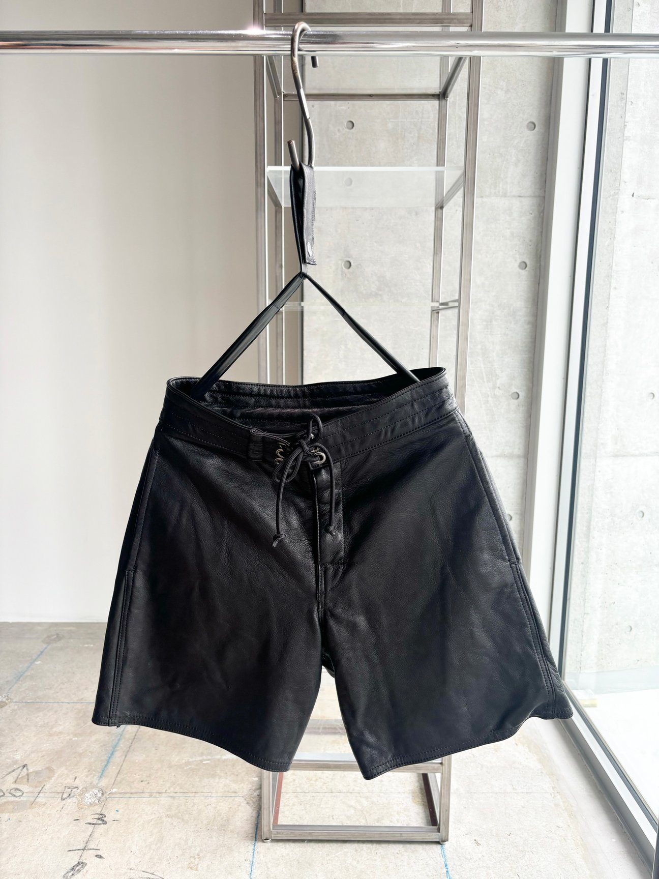 「A LEATHER」世界初の本革水着