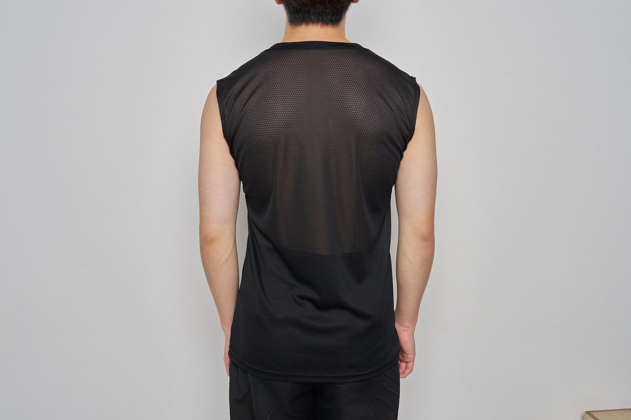 黒のインナーの着用画像