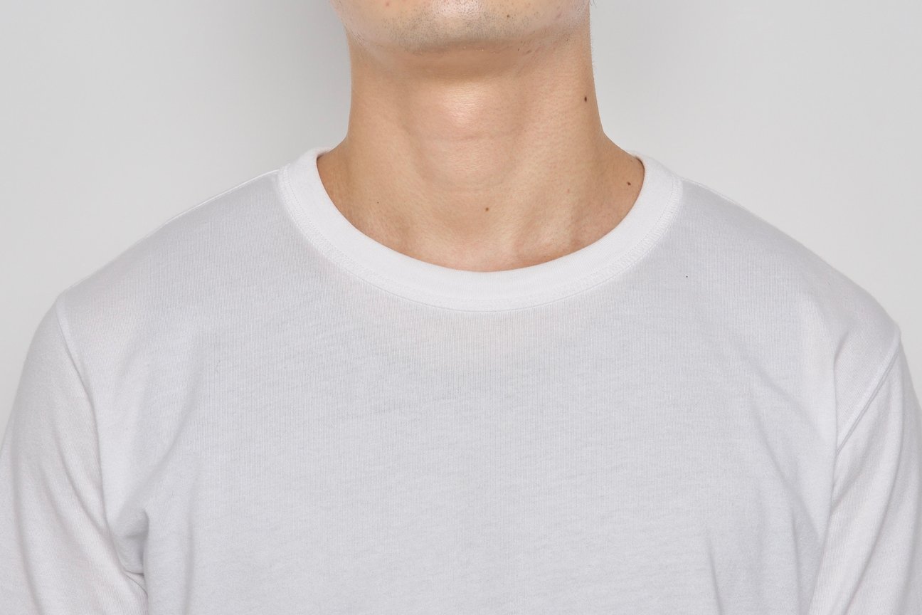 クルーネックTシャツの着画
