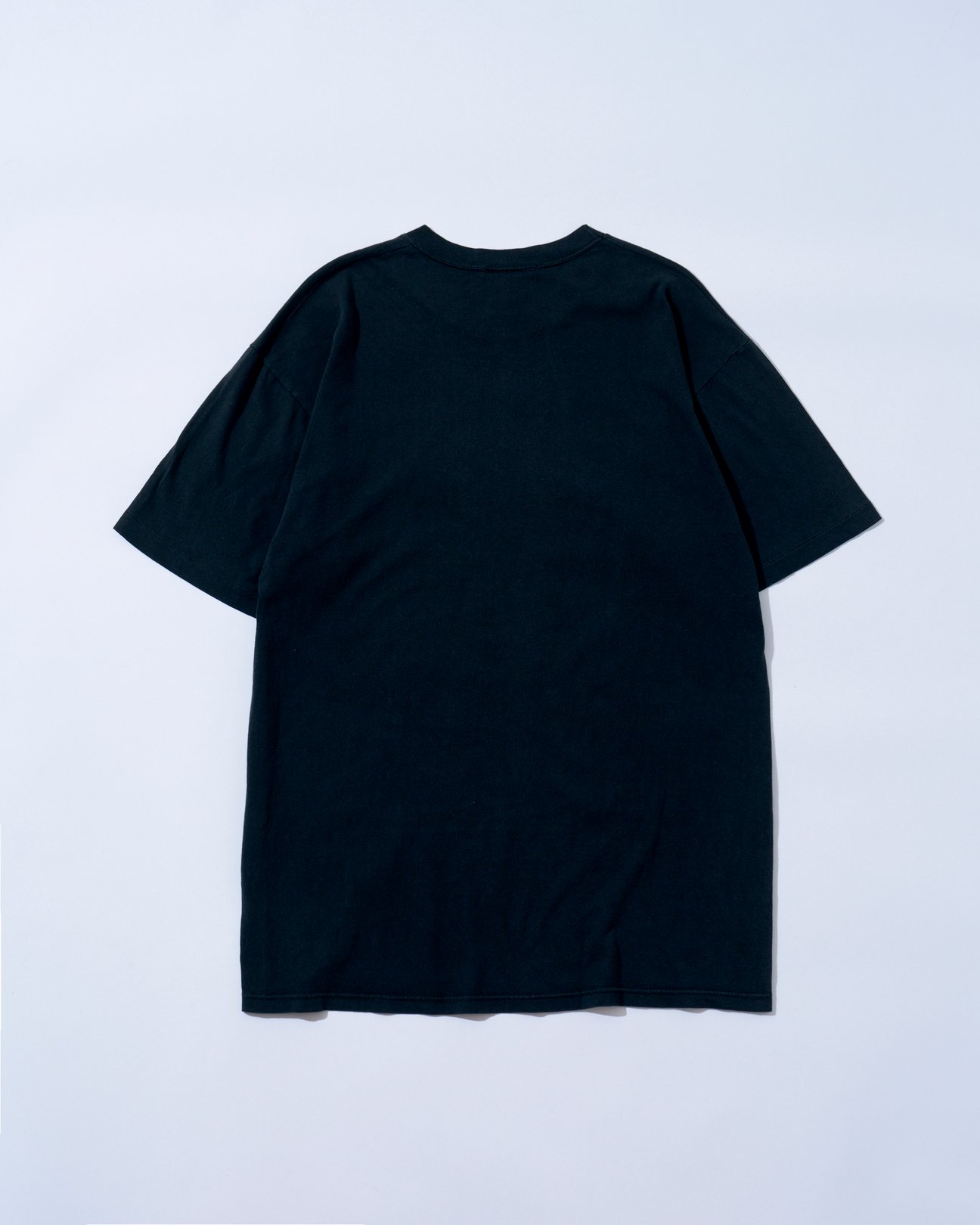 アナーキック?アジャストメントのTシャツ
