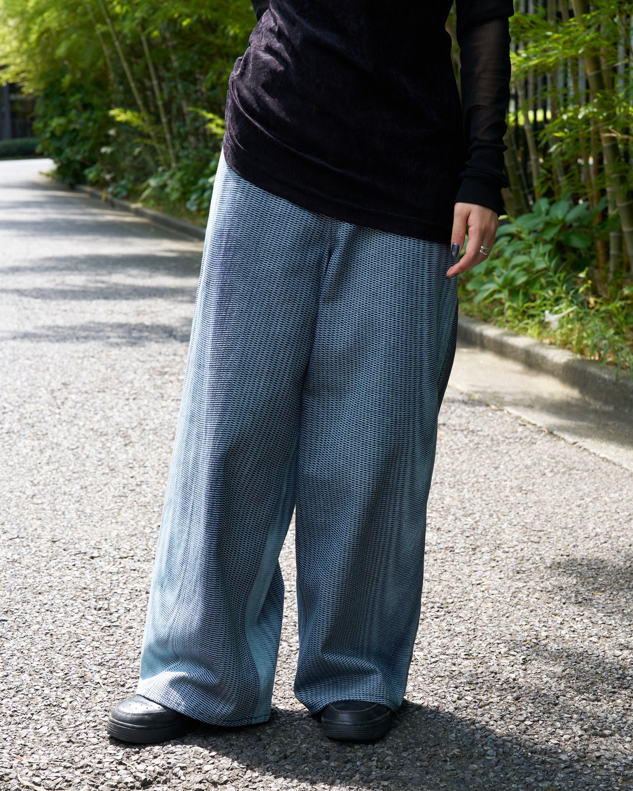 ハトラの洋服を着たモデル