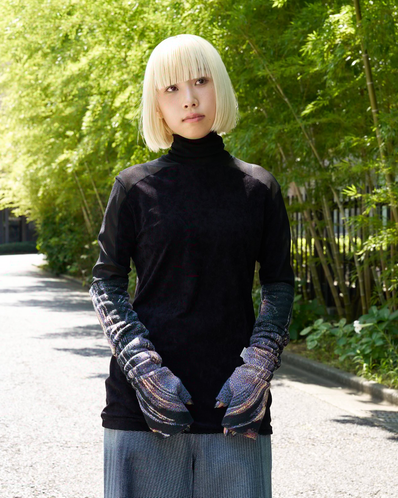 ハトラの洋服を着たモデル