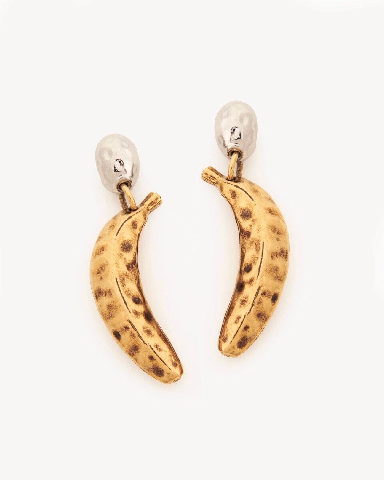 クロエ バナナピアス 12万1000円