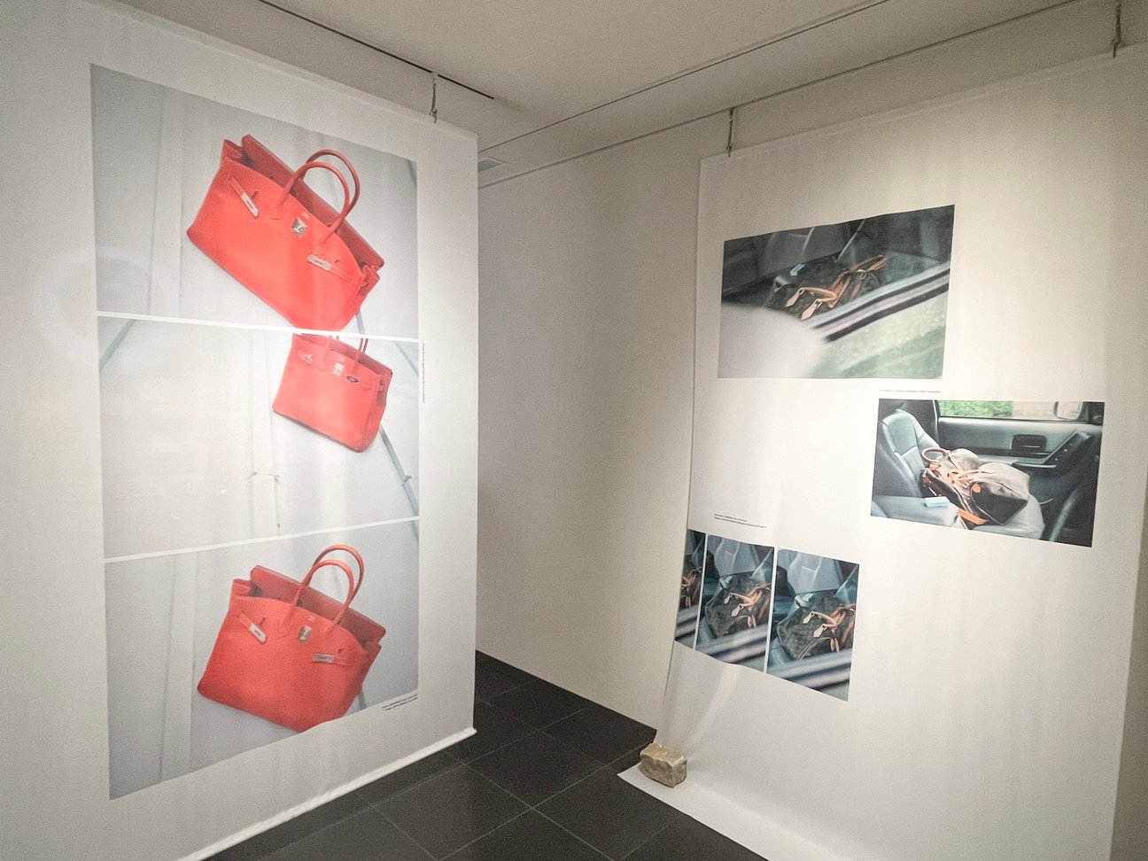 フィルム写真を展示したスペース