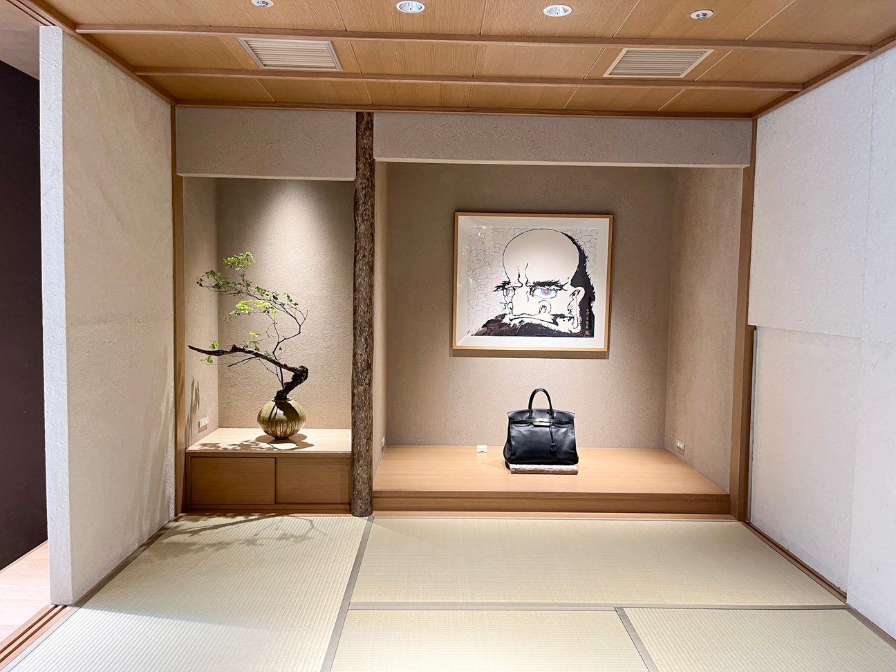 ALLU SHINJUKUの店内