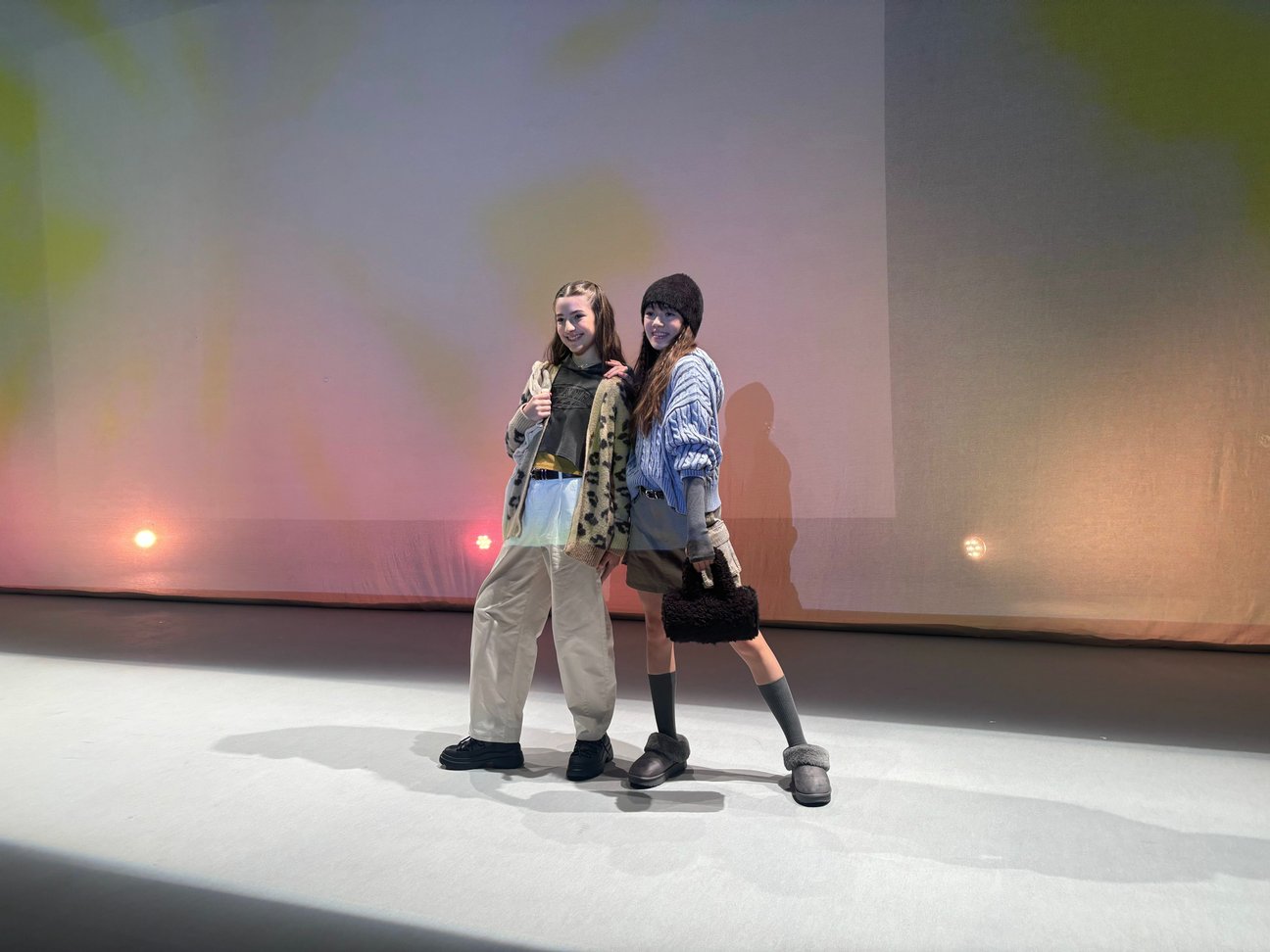 GUの2024年秋冬新作ファッションショーの様子