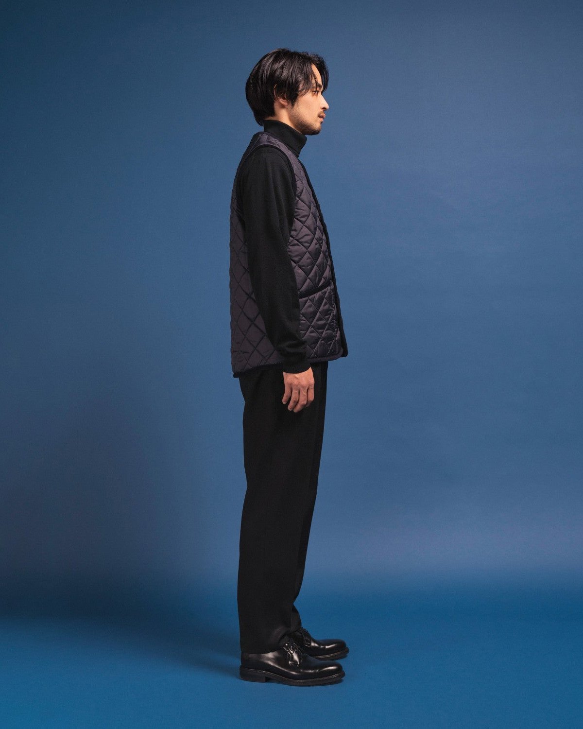 ラベンハムのベストを着たモデル