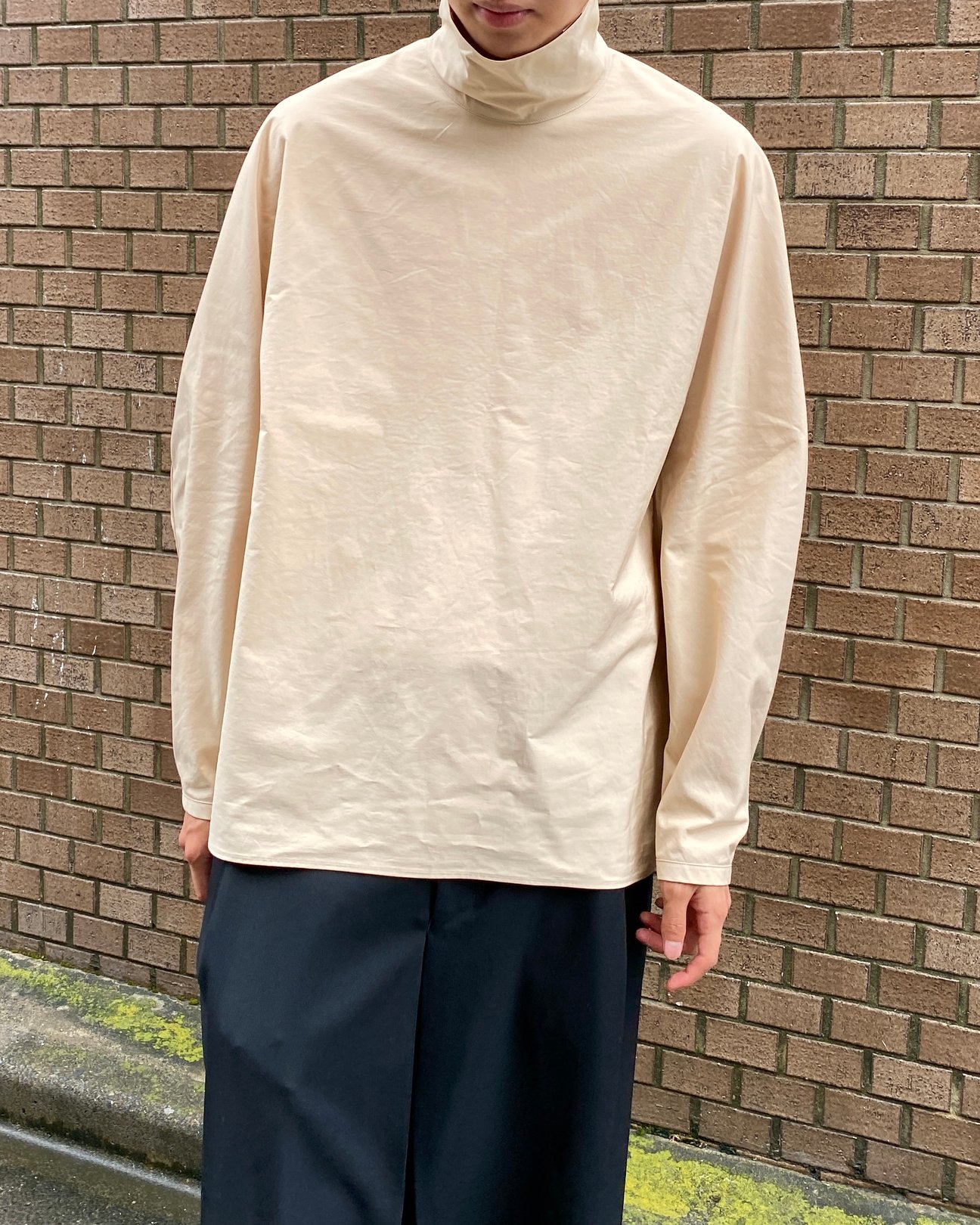 ノノットのシャツ