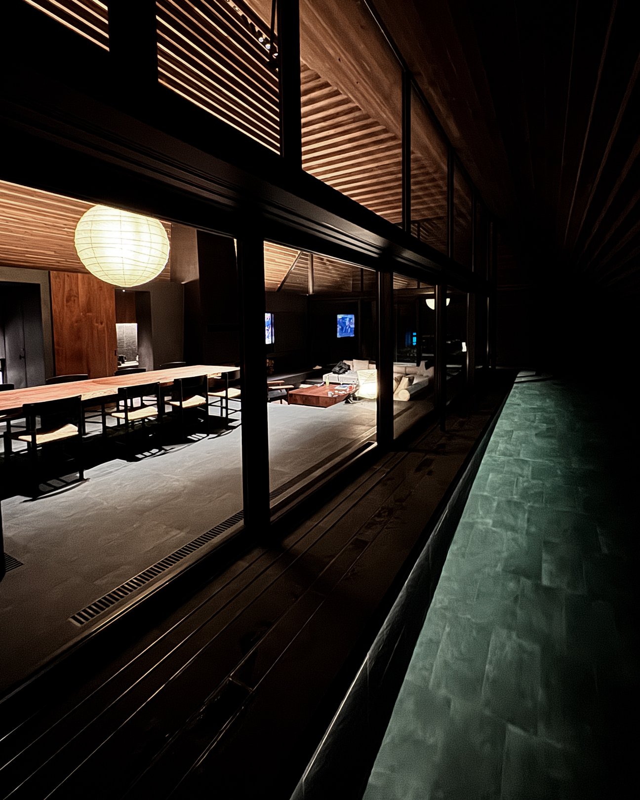 宿泊施設「NOT A HOTEL MINAKAMI (TOJI)」の内部