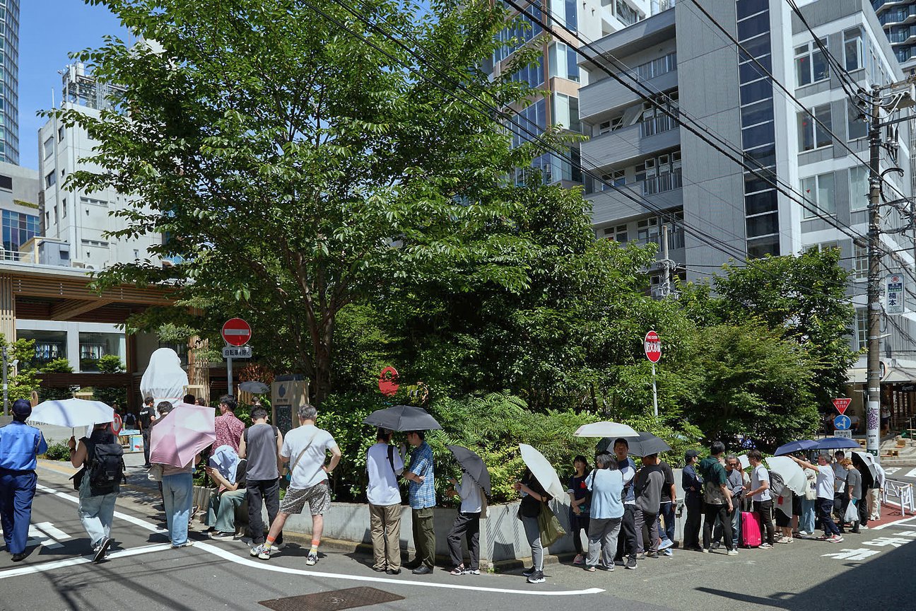 会場にできた長蛇の列
