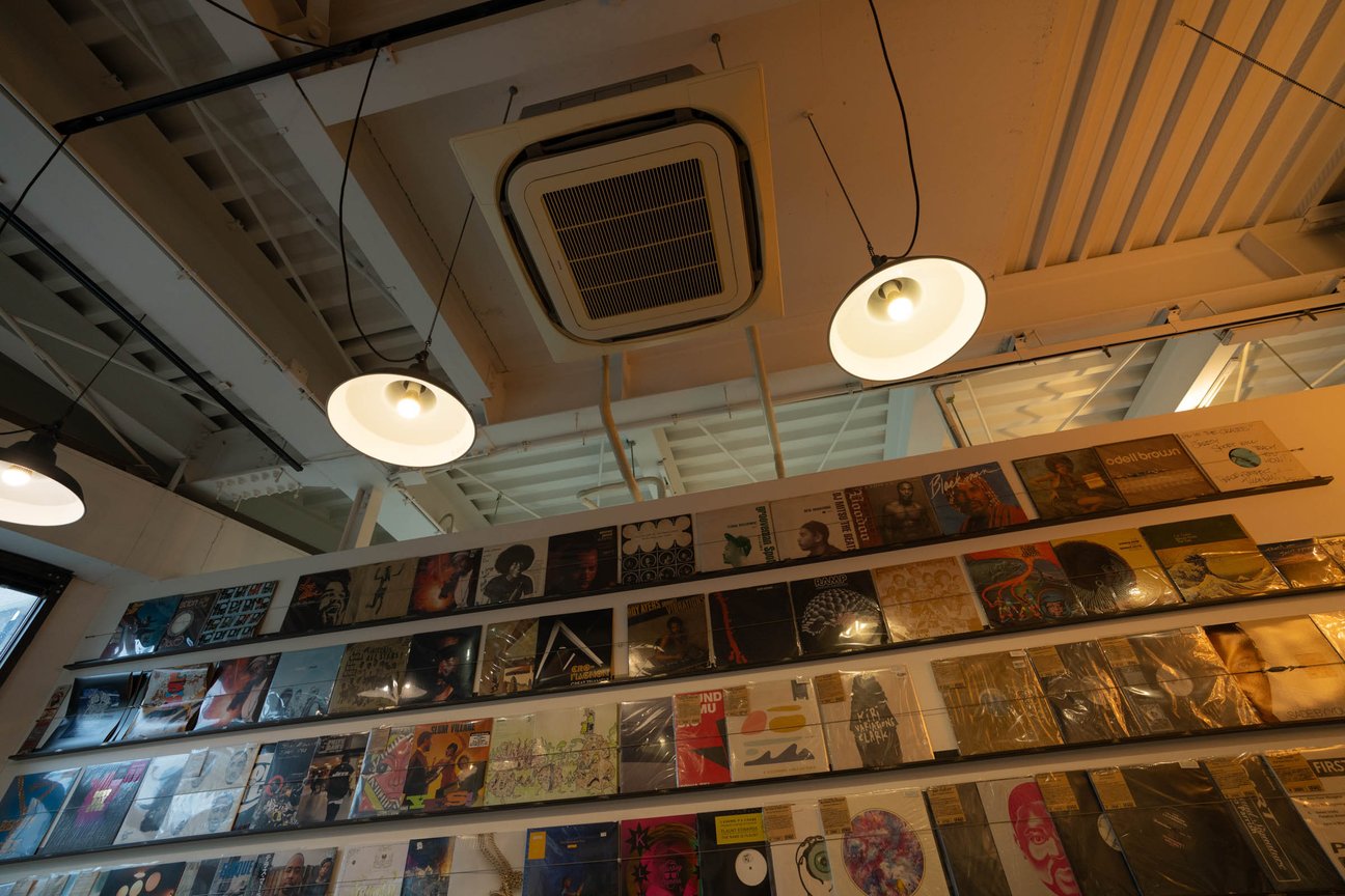 JAZZY SPORT MUSIC SHOP TOKYOの内観