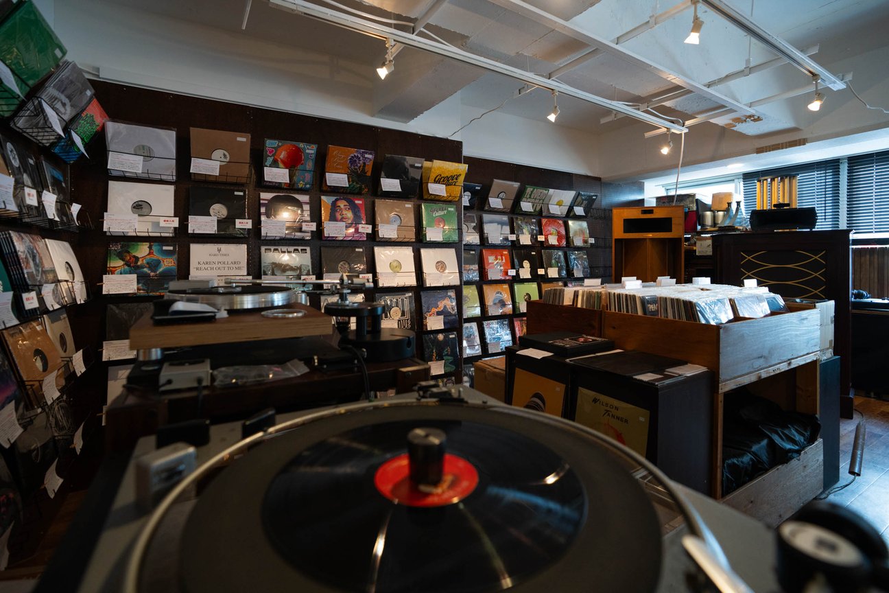 Lighthouse Recordsの内観