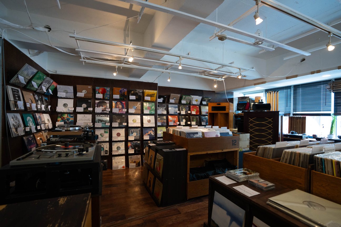 Lighthouse Recordsの内観