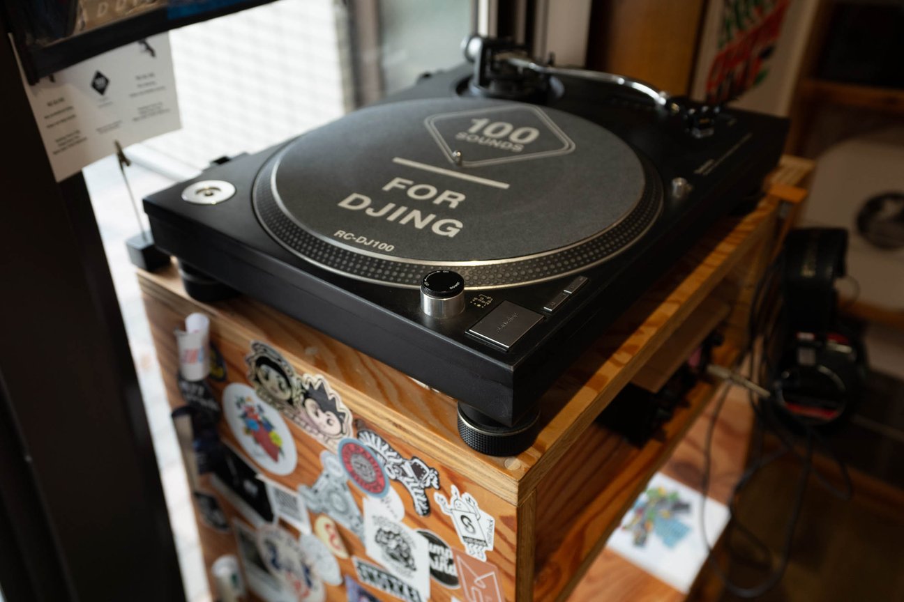 RANA-MUSICA RECORD STOREの内観