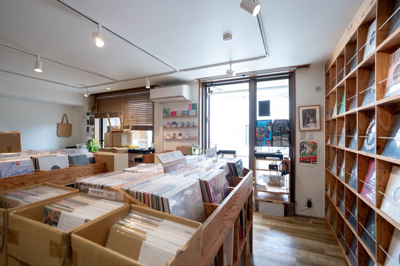 RANA-MUSICA RECORD STOREの内観