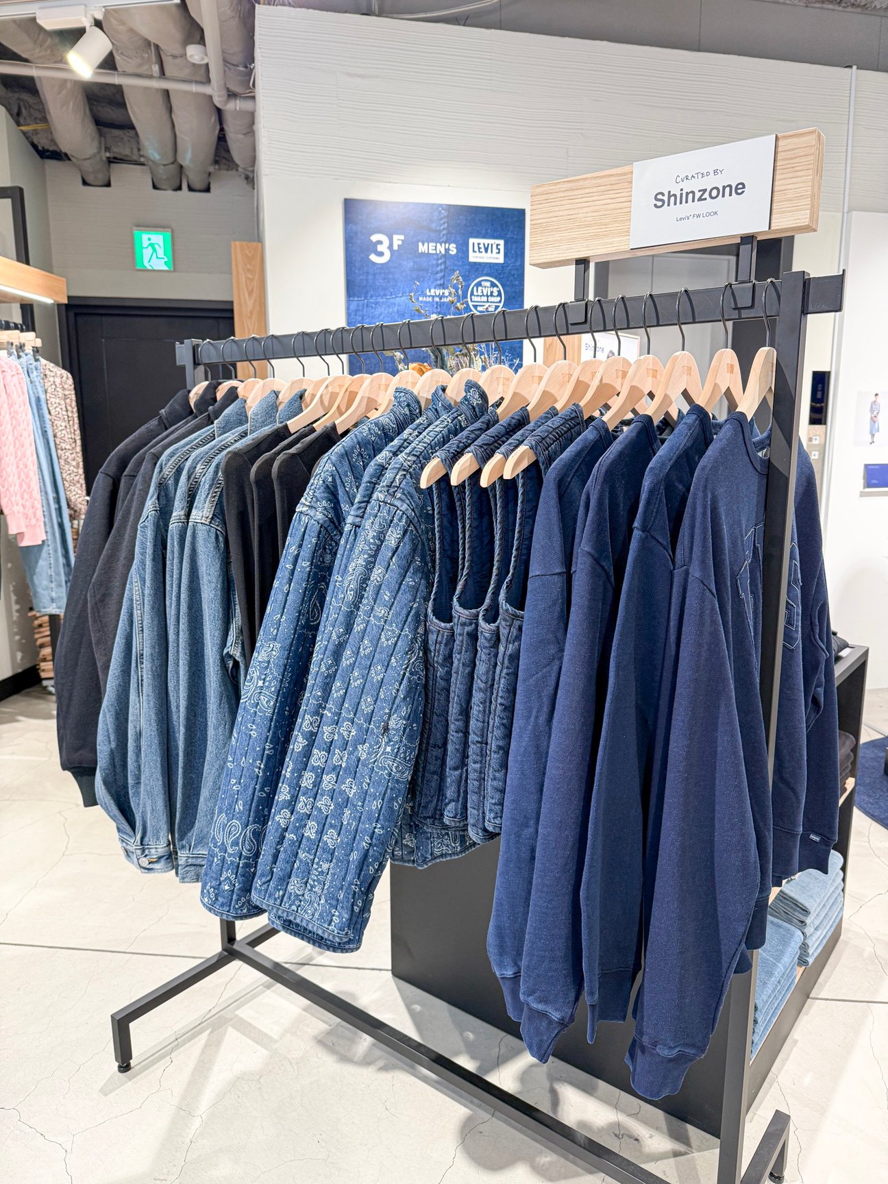 リーバイス 原宿フラッグシップストアの店頭