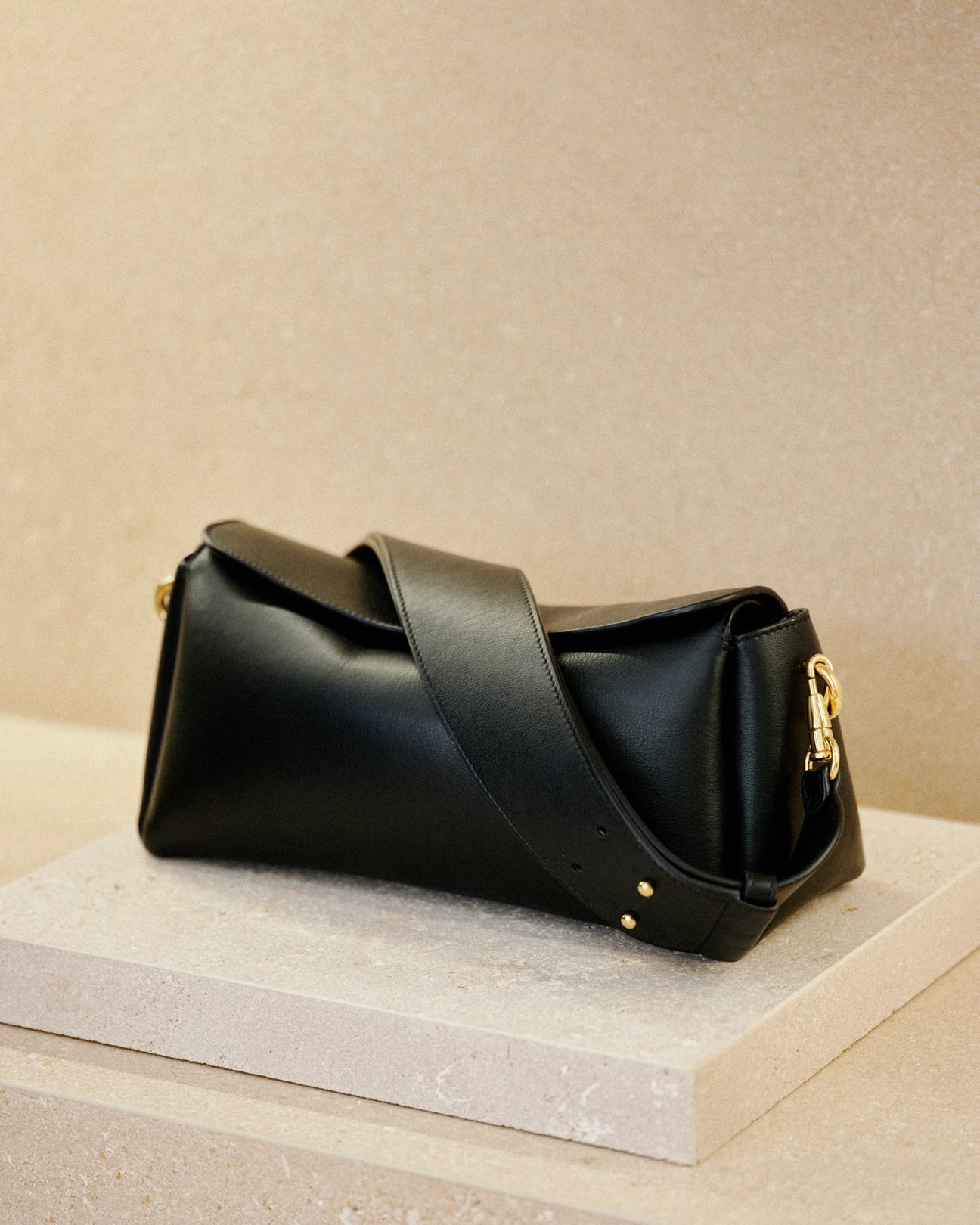 ブラック レザー カルーセル バッグ 26万2900円