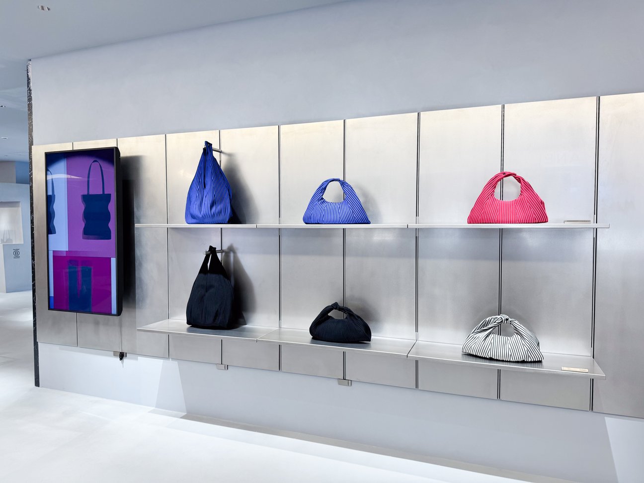 CFCLの店内