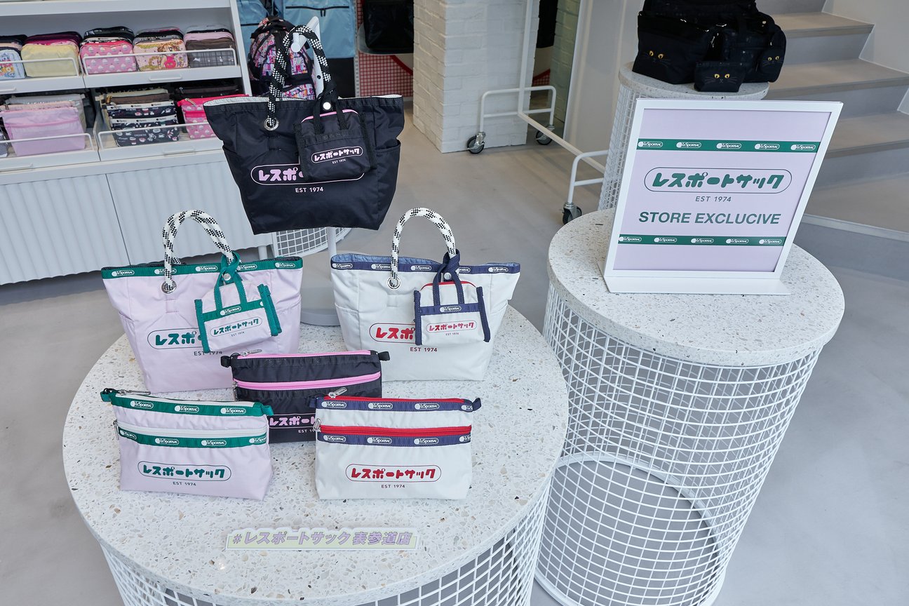 レスポートサック表参道店の店内