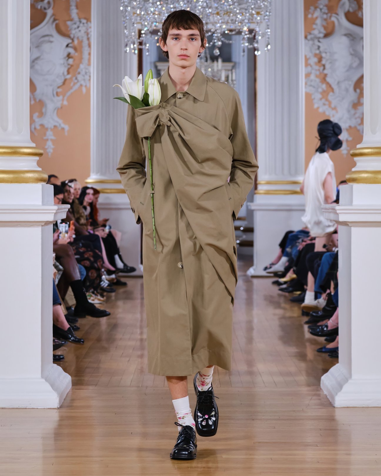 「シモーン・ロシャ」の2026年春夏コレクション