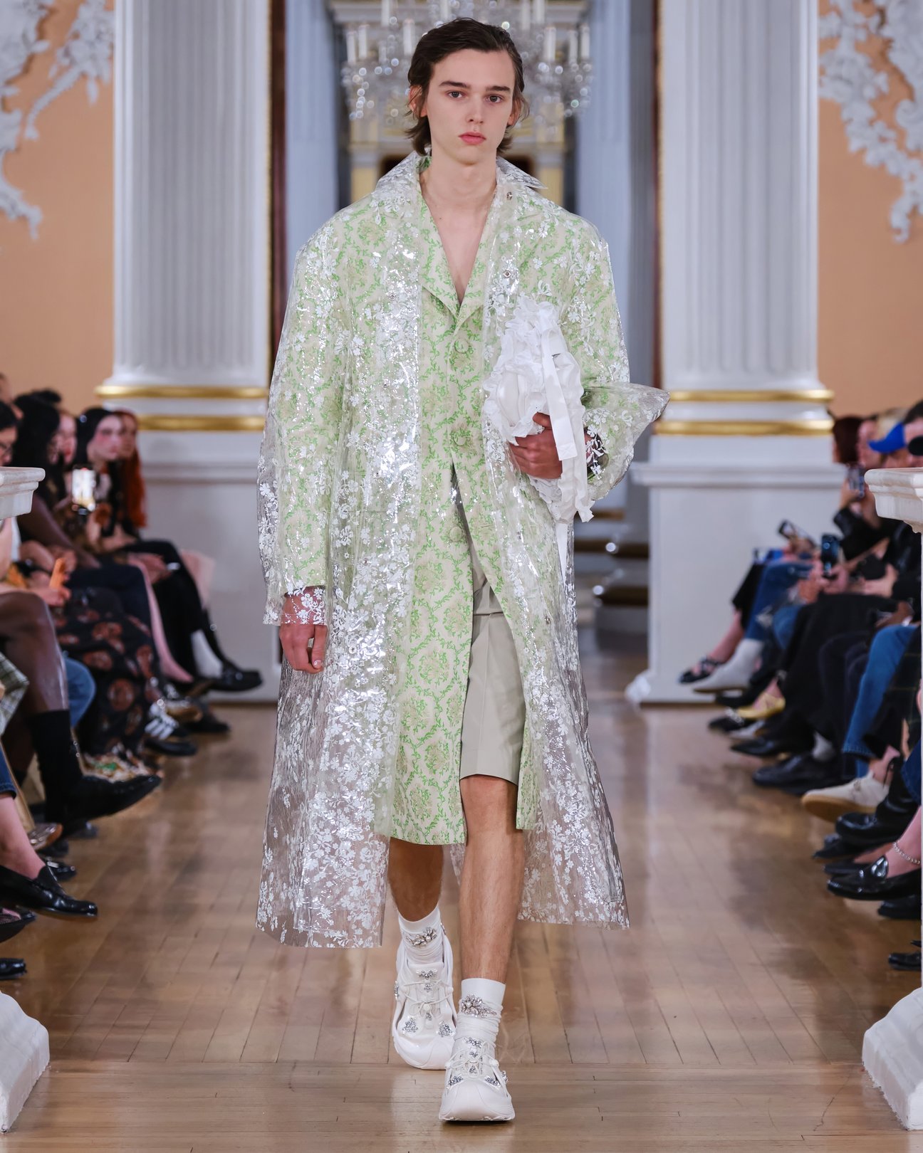 「シモーン・ロシャ」の2026年春夏コレクション