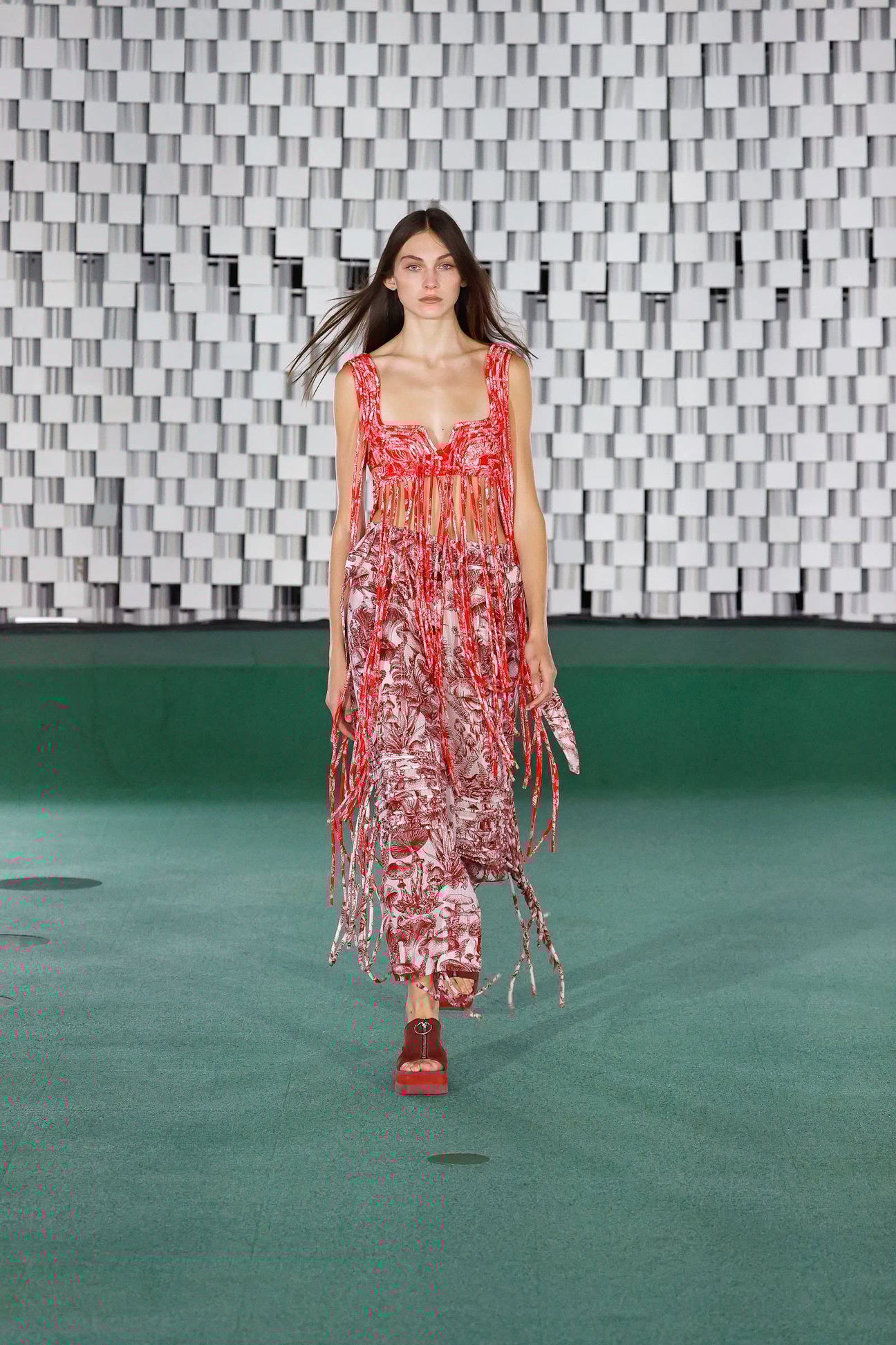 STELLA McCARTNEY 2022SS パリコレクション