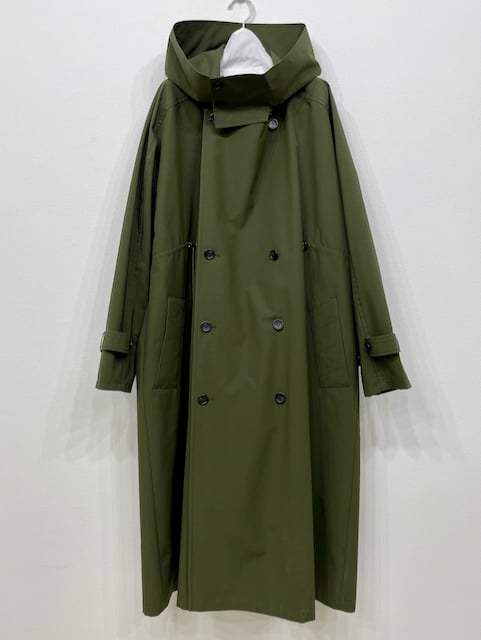 カーキーのトレンチコート