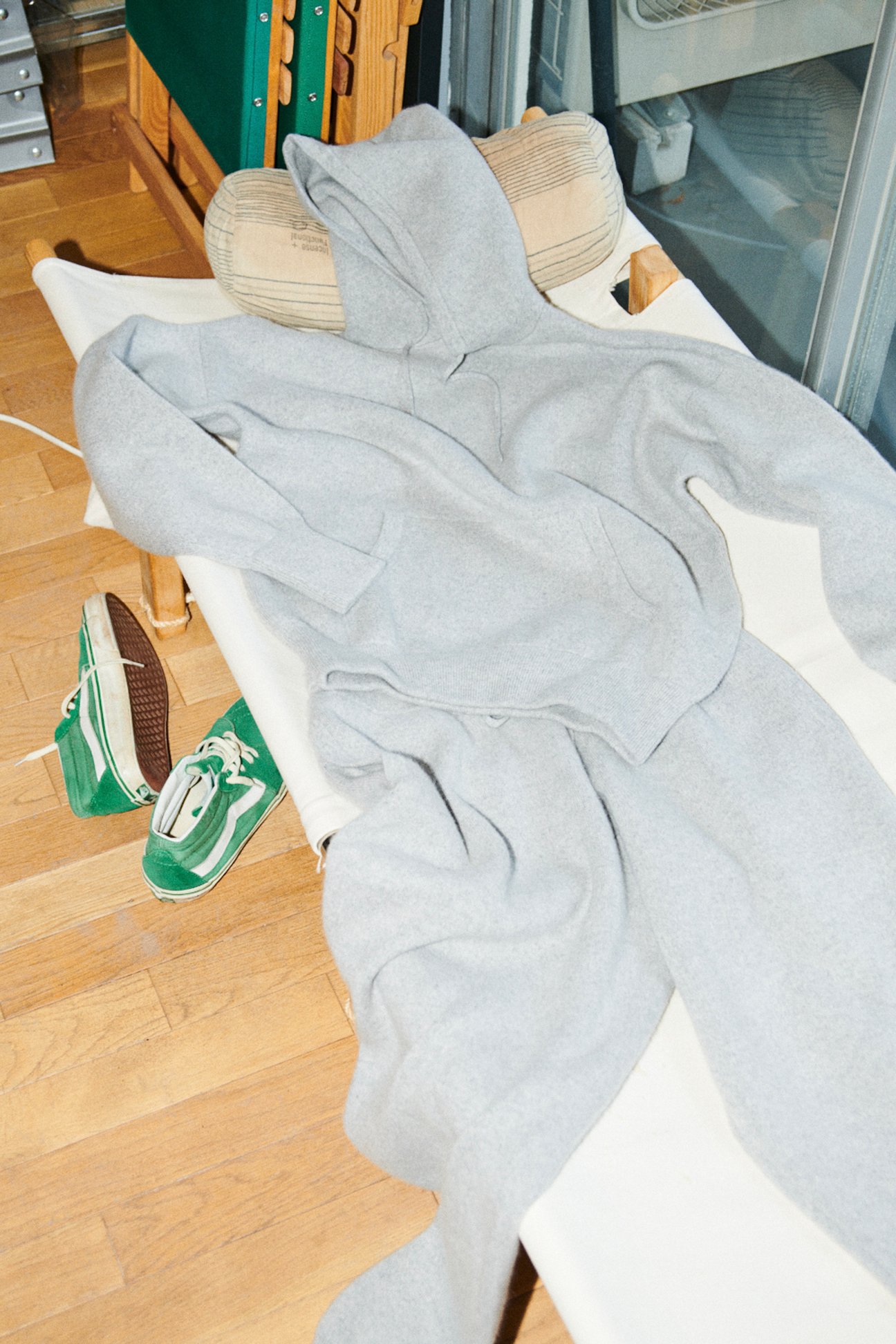 カシミヤのスウェットセットアップ