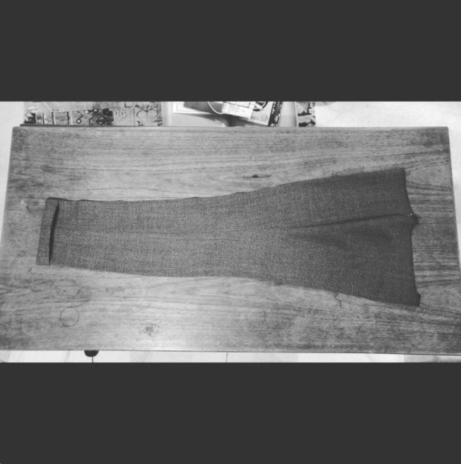 信國太志がアイロンを施したトラウザーズ