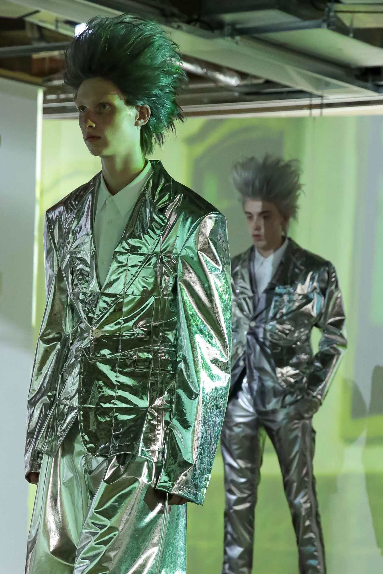 コムデギャルソンオムプリュス　21ss モーニング 闇に包まれたこの世界で新しいものを見つけ出さなければならない