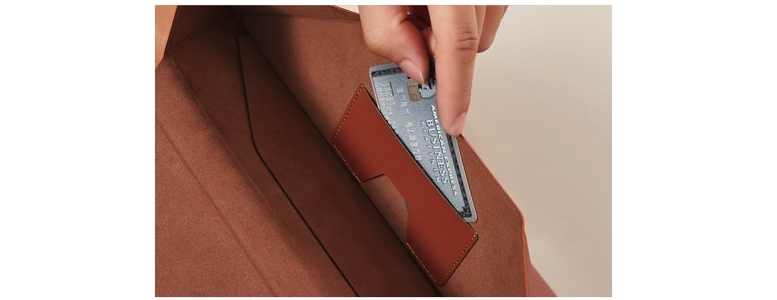 MOFTの多機能キャリーケース