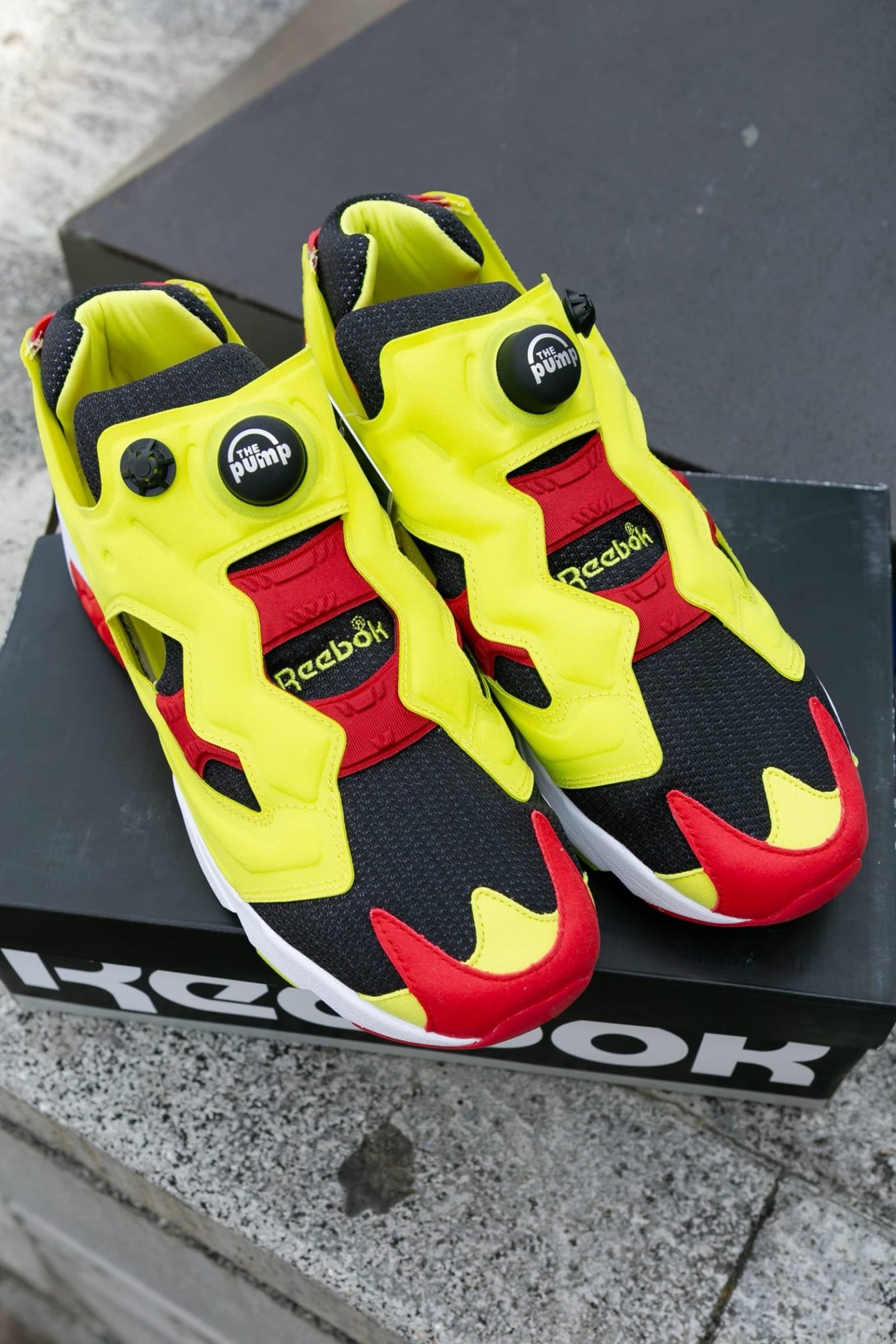 リーボック インスタポンプフューリー アディダス