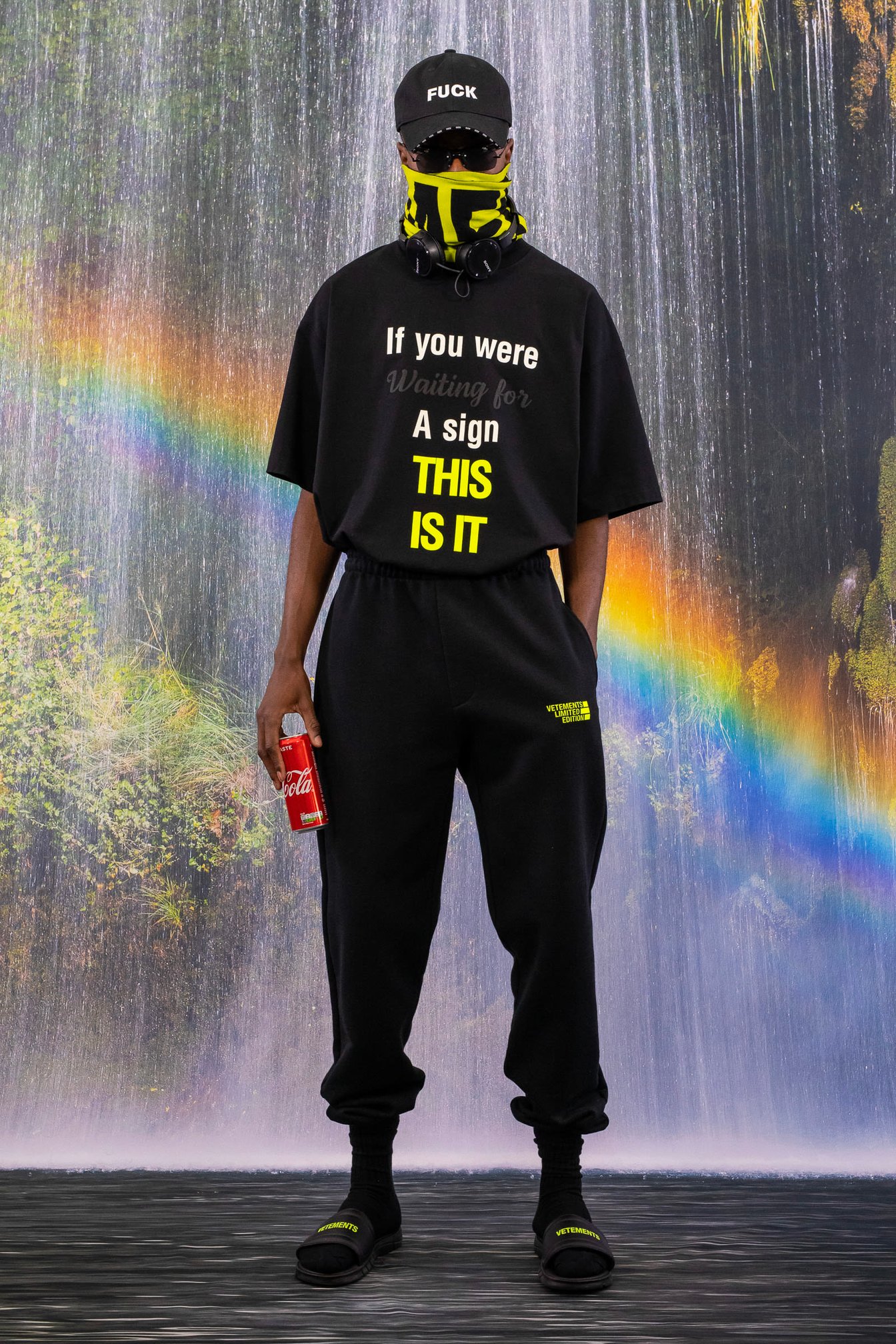 VETEMENTS 2021-22年秋冬コレクション