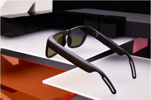 スマートサングラス「MUTRICS」