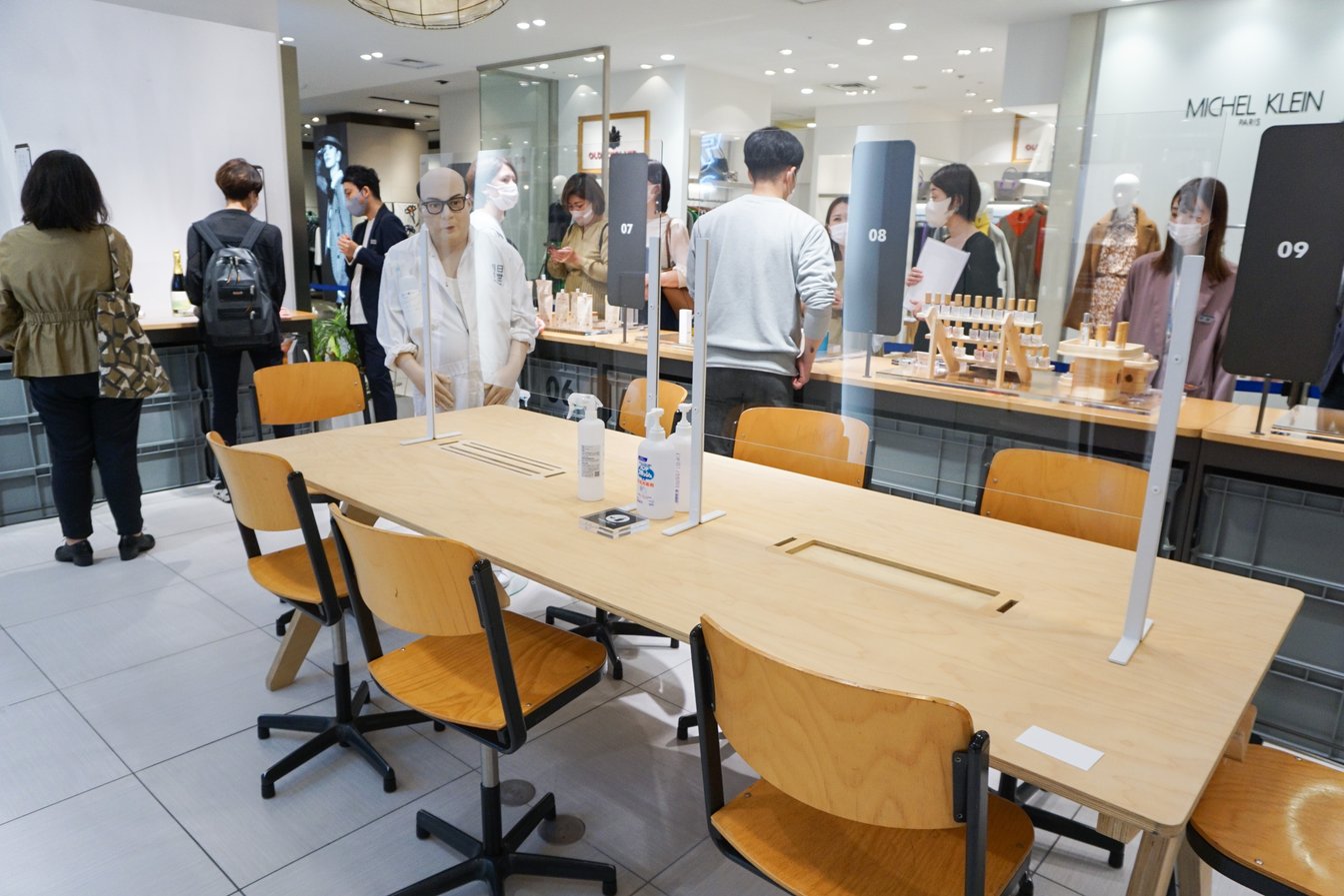 明日見世 売り場の様子