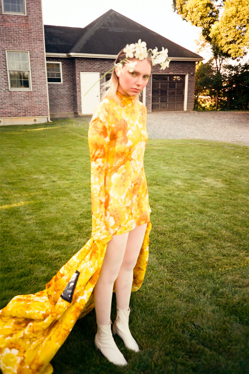 top and blanket by KWAIDAN EDITIONS　THE WALL PR, shoes stylist’s own