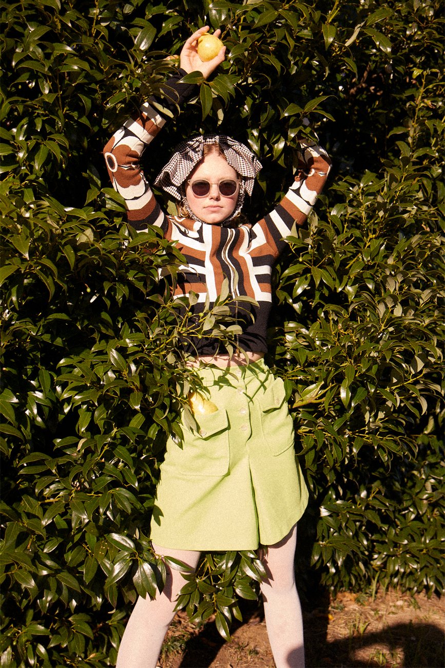 top and earrings by COLVILLE　CORONET, vintage shorts by HOOKED, headdress by CO｜TO, eyewear by MYKITA　MYKITA JAPAN