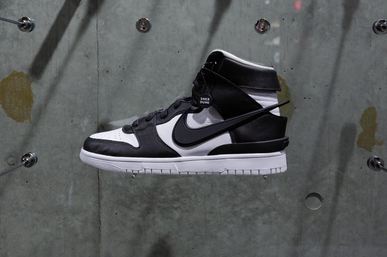 ナイキ　ダンク　アンブッシュ