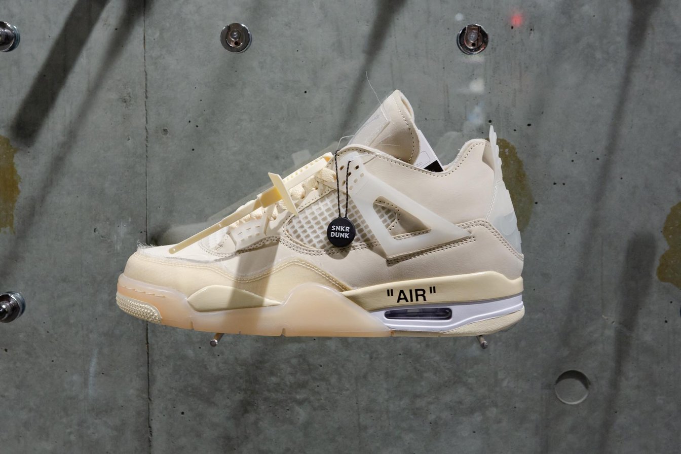 ナイキ　オフホワイト　ジョーダン