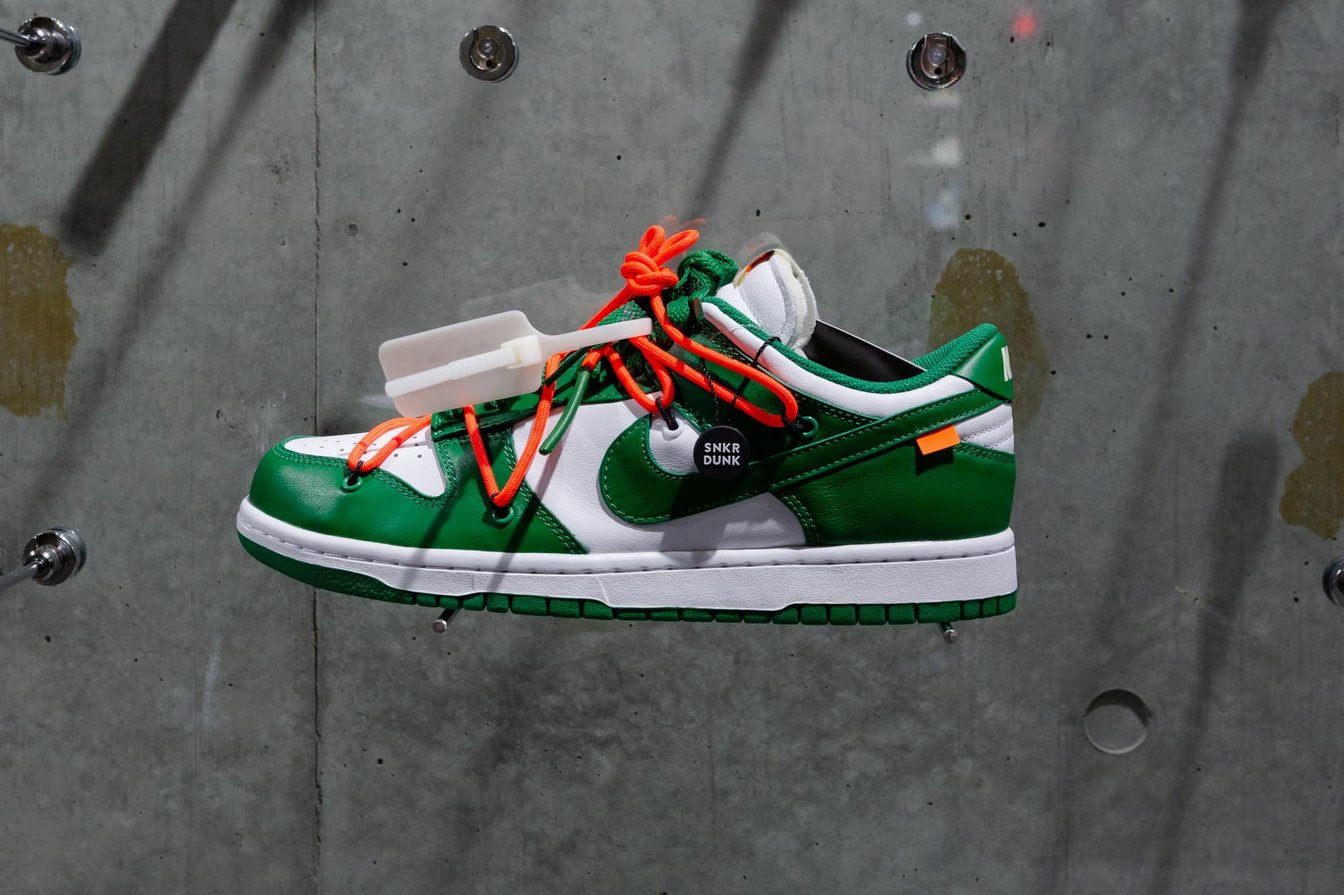 ナイキ　オフホワイト　ダンク