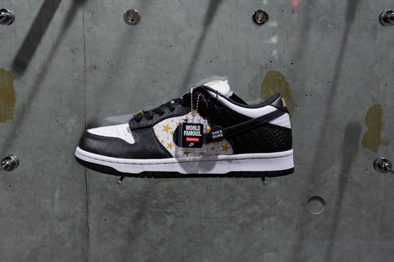 ナイキ　シュプリーム　ダンク