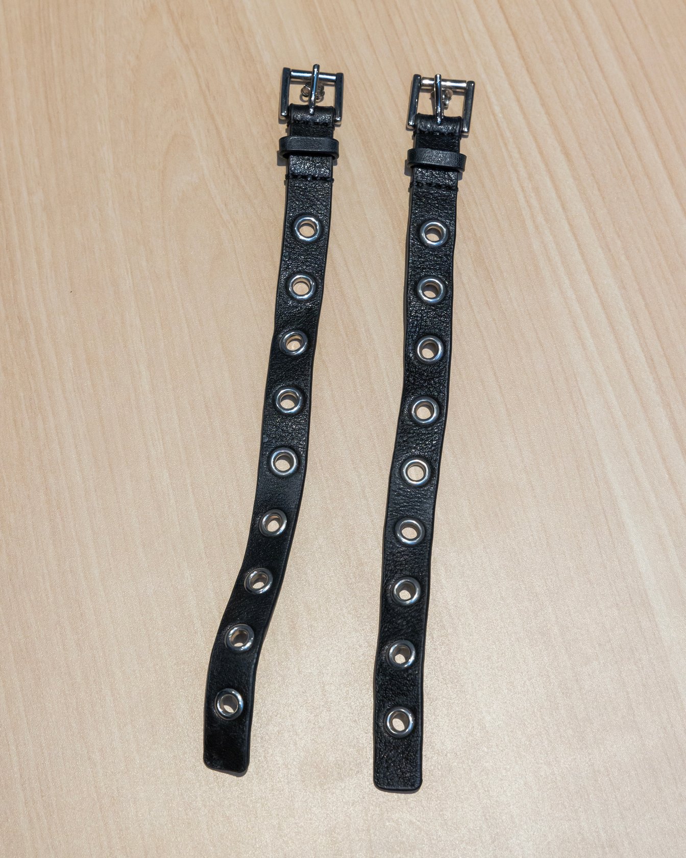 「ディヘラ」のブレスレット風イヤリング