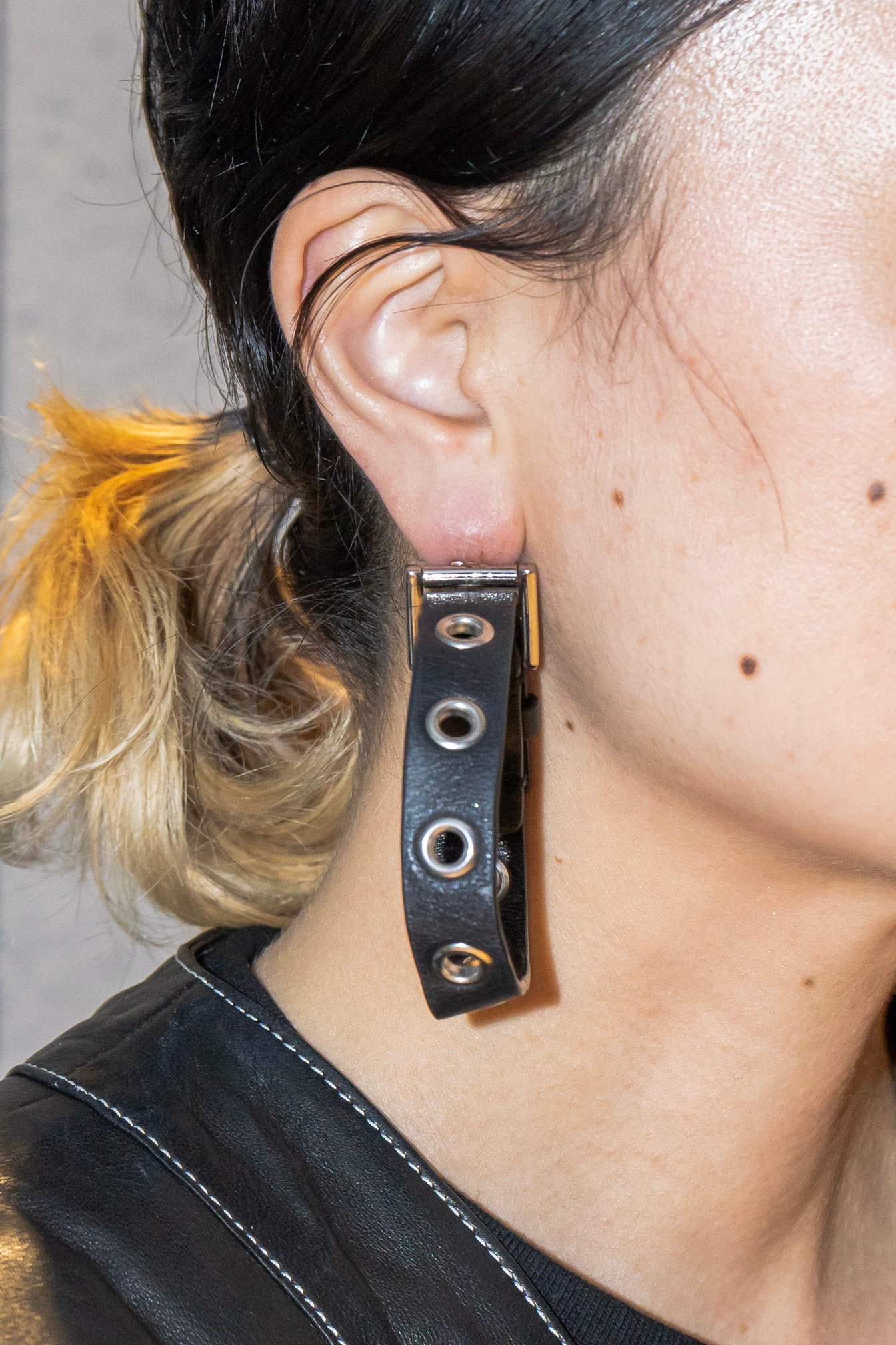 「ディヘラ」のブレスレット風イヤリング