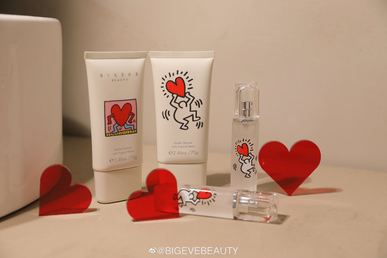 中国コスメ コラボ