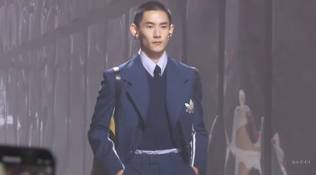 グッチ　アディダス　コラボ　ジャケット　ロゴ　ネイビー