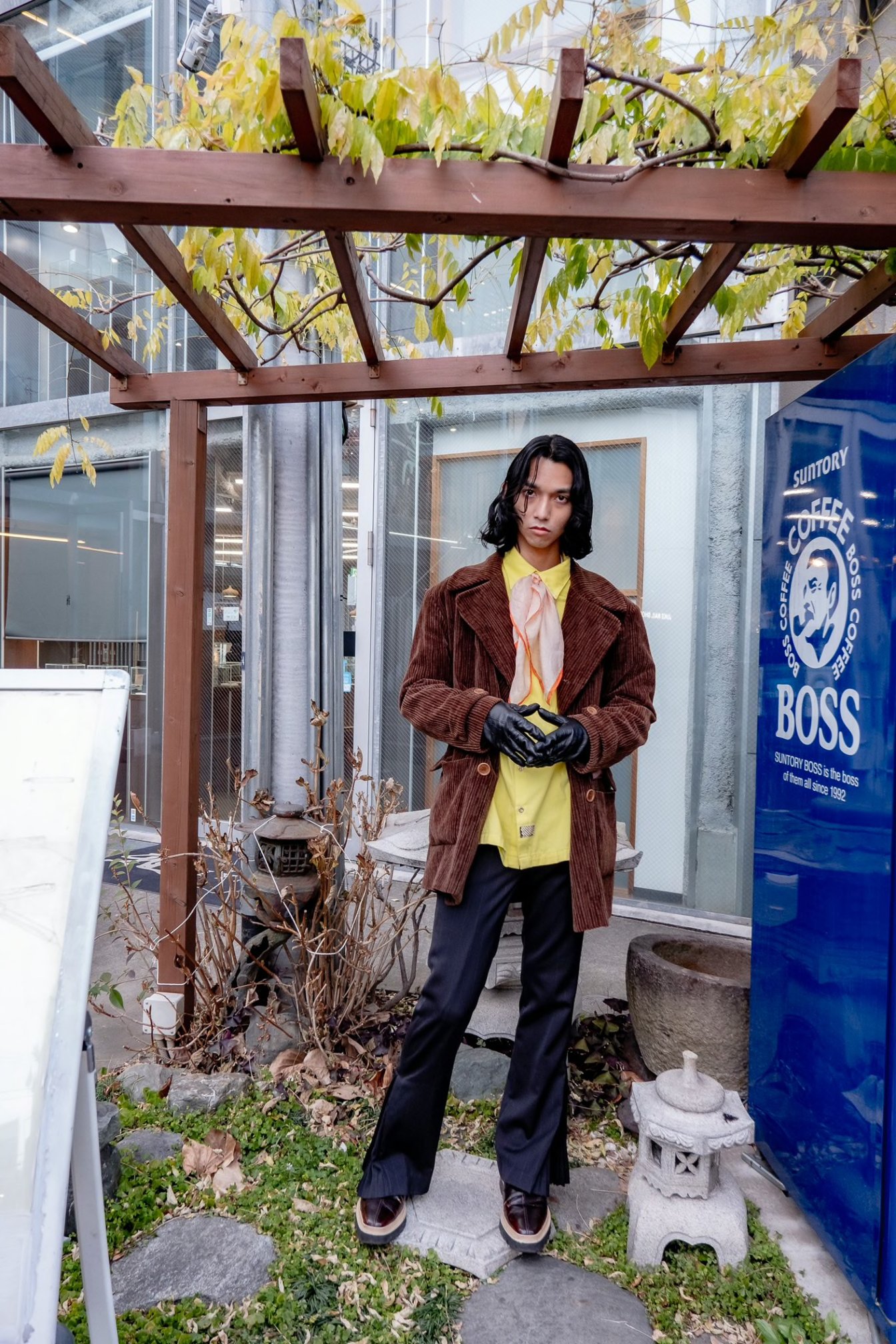 レザーグローブを使ったコーデ