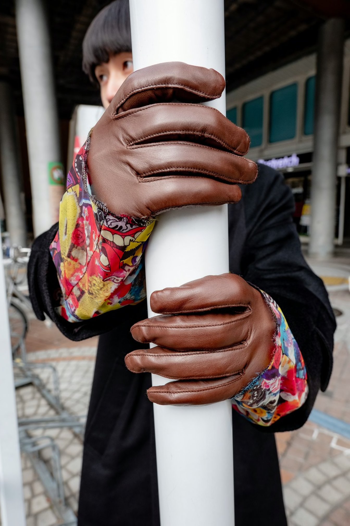 レザーグローブを使ったコーデ