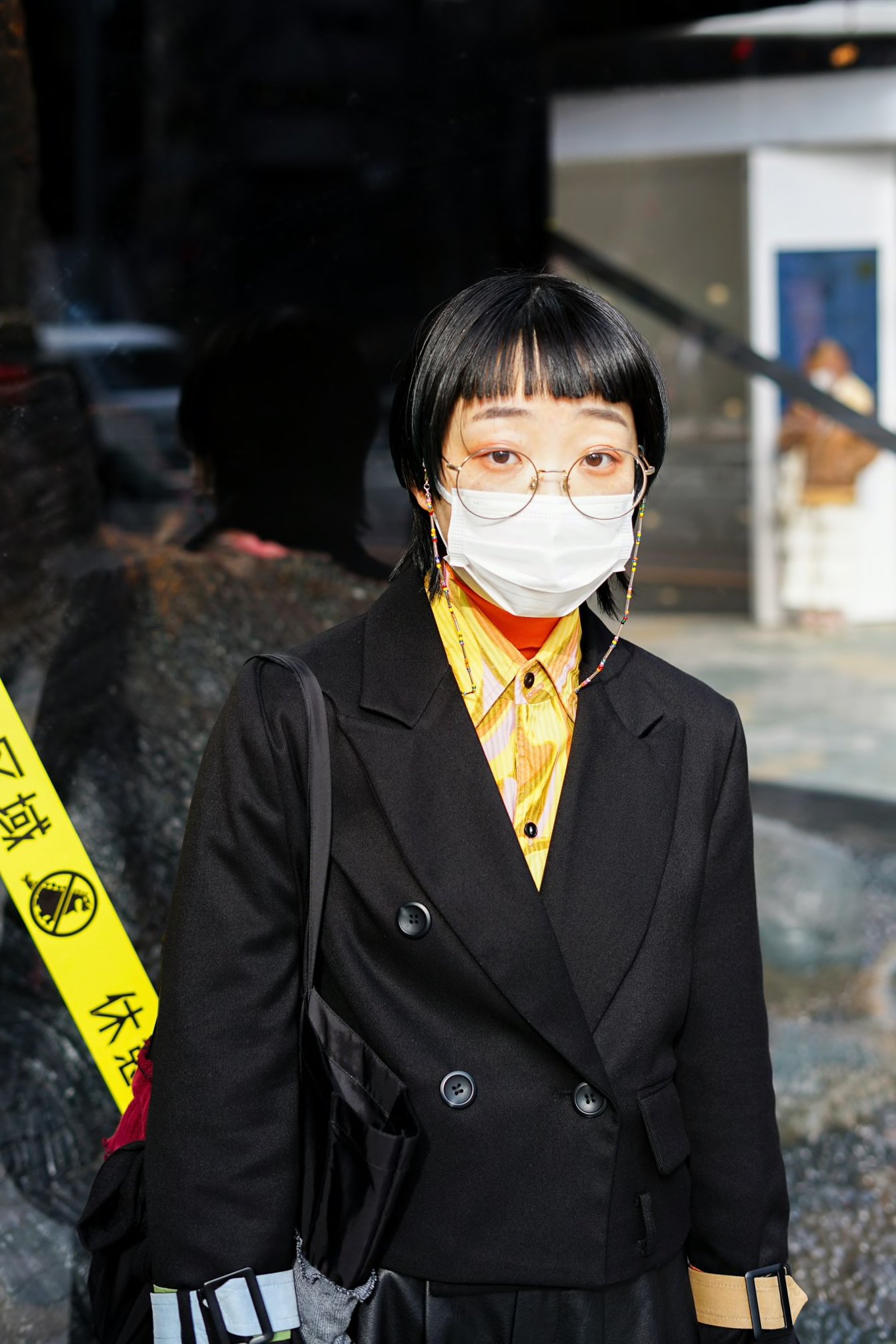 イエローコーデ　ストリートスナップ